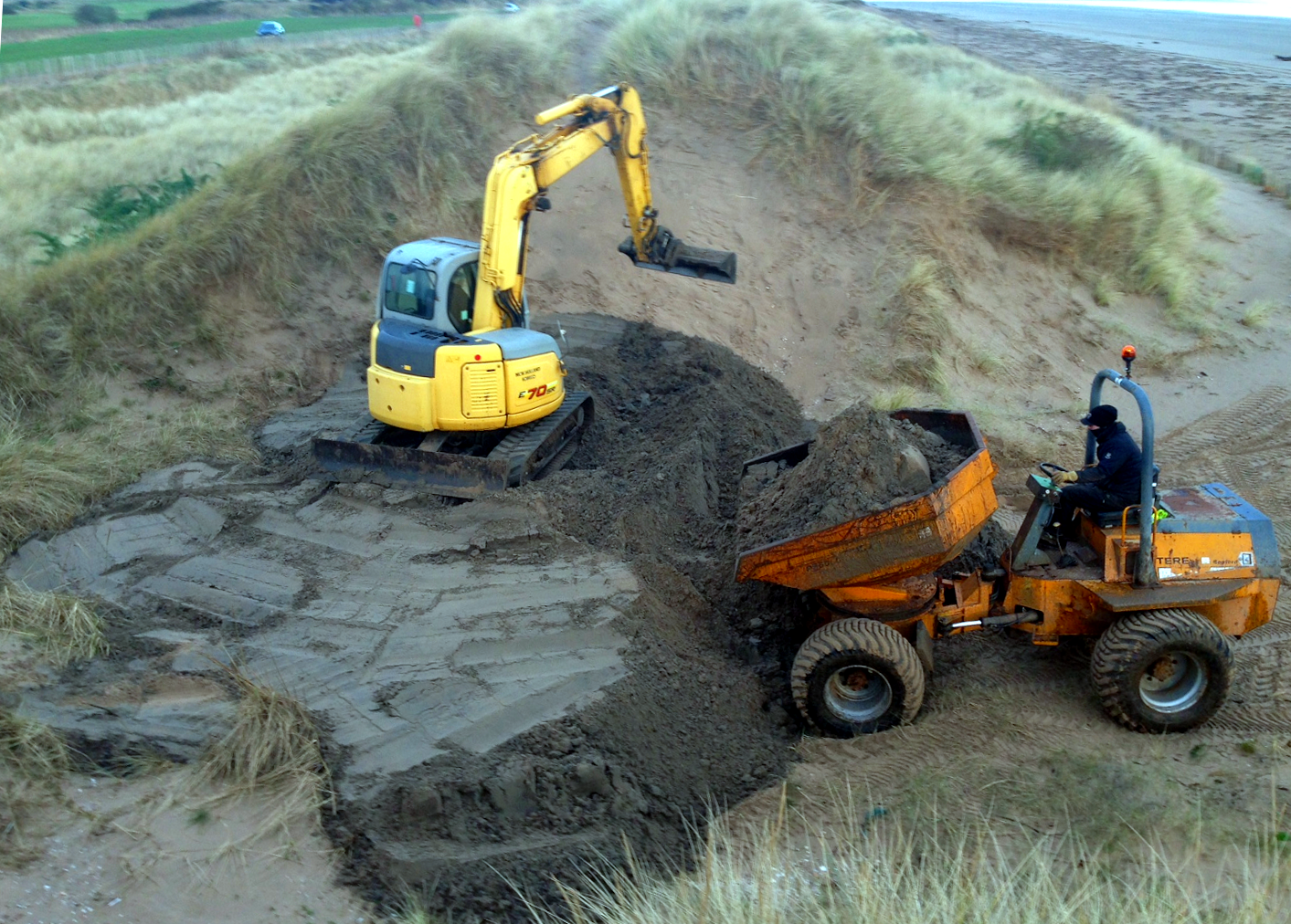 Figure a: St Andrews Links repair the natural coastal defences protecting golf course from flooding and erosion (2016). Copyright G.Moir.